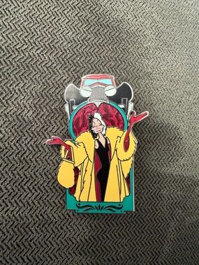 Disney Villains Mystery Pin Set - Cruella - 101 Dalmatians